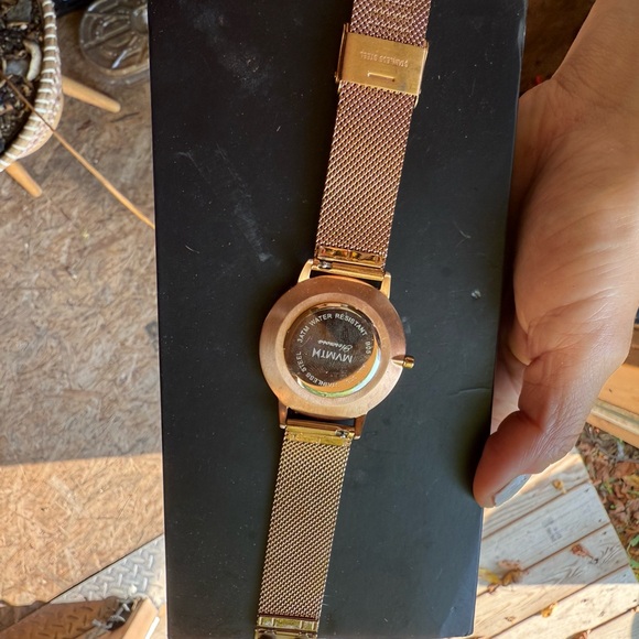 MVMT Rose Gold Mesh Strap Watch New worn 2x beautiful female medium wide gift